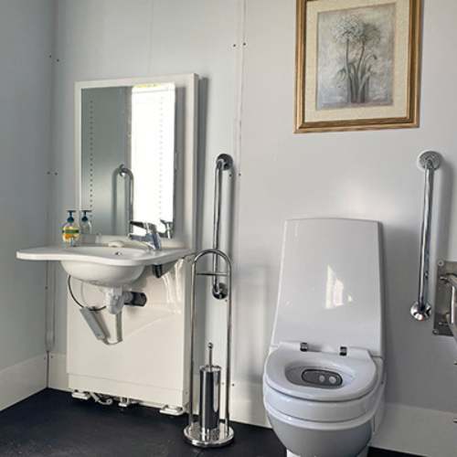 FEATURES OF OUR ACCESSIBLE BATHROOMS